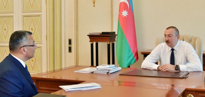 Prezident daha bir məmurla təkbətək görüşdü - FOTO