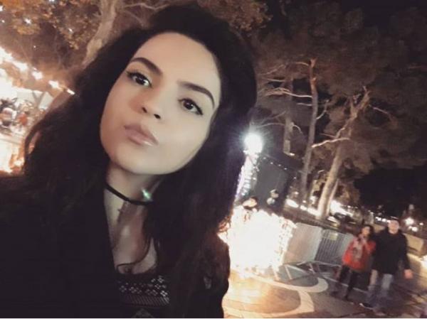 Azərbaycanlı qız ermənilərlə əlbir oldu? -FOTOLAR