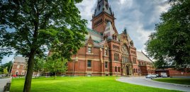 Tramp Harvard Universitetini vergidən azad statusundan məhrum etməyi planlaşdırır