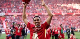 Trent Aleksander-Arnold "Liverpul"dan ayrılacağını açıqlayıb