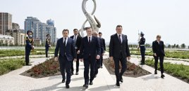 Aleksandr Turçin Zəfər parkını ziyarət edib - FOTOLAR