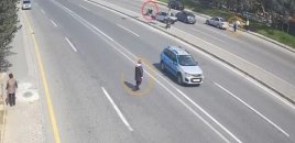 Bakıda ana və övladını maşın vurdu - DƏHŞƏTLİ GÖRÜNTÜLƏR