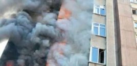 Bakıda yaşayış binası yanır