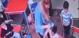 Bağçada müəllim şagirdi su qabı ilə vurdu - Araşdırma başladı - Video