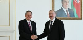 İlham Əliyev ABŞ Senatının Xarici Əlaqələr Komitəsinin üzvünü qəbul etdi