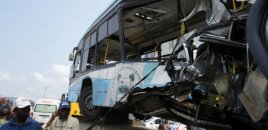 Nigeriyada avtobusun körpüdən çaya aşması nəticəsində onlarla idmançı ölüb