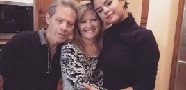 Selena Qomez toyunda ilk rəqsi babası ilə edəcək