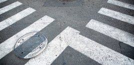 Astarada avtomobil ata və oğlunu vurdu