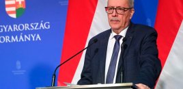 Macarıstan gündə bir milyon avro kəsilən cəriməni ləğv etdirmək istəyir