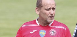Dünyanın ən yaşlı futbolçusu - 59 yaşı var