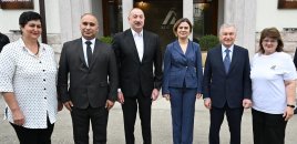 Azərbaycan və Özbəkistan prezidentləri Xankəndidəki tikiş fabrikinin fəaliyyəti ilə tanış olublar