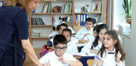 Azərbaycanda 2 000 manat və daha çox maaş alan müəllimlərin sayı açıqlanıb