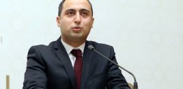 Nazir məktəblərdə rus bölmələrinin bağlanması məsələsinə münasibət bildirib