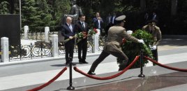 Kəmaləddin Heydərov BMMT-nin yeni Baş katibi ilə Fəxri xiyabanı ziyarət edib - FOTO
