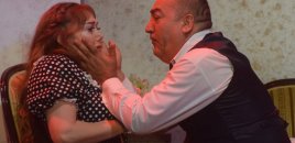 Gəncə teatrı beynəlxalq festivalda mükafata layiq görülüb - FOTOLAR