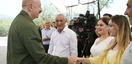 Prezident sakinlərlə görüşündən paylaşım etdi - VİDEO