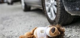 Culfada avtomobil ana və qızını vurub