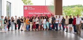 “Nar” milli mətbuatın 150 illiyini media nümayəndələri ilə qeyd edib - FOTOLAR