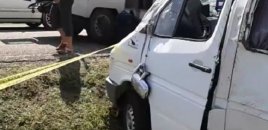 Şəmkirdə mikroavtobus yük avtomobili ilə toqquşdu