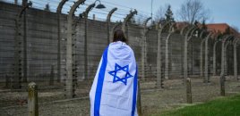 İsrail heyətinə bayrağını Birkenau ölüm düşərgəsinə keçirməyə icazə verilməyib