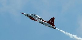 Türkiyədə təlim təyyarəsi qəzaya uğrayıb, iki nəfər ağır yaralanıb