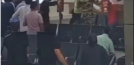 Hindistan hava limanında çaxnaşma: Hərbçi bu səbəbdən işçini döydü