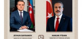 Türkiyə XİN başçısı Azərbaycanı Vaşinqtonda əldə olunmuş tarixi nailiyyətlər münasibətilə təbrik edib