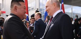 Putin ilə Kim Çen In arasında telefon danışığı olub