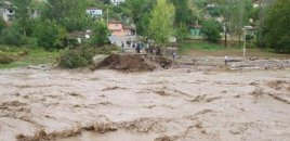 Hindistanda daşqınlar və torpaq sürüşmələri nəticəsində ölənlərin sayı 240-a çatıb