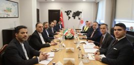 Türkiyə və İran XİN rəsmiləri regional məsələləri müzakirə etdilər