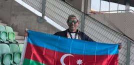 Məşhur müğənni "Qarabağ"ı dəstəkləmək üçün Budapeştə getdi - FOTOLAR