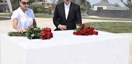 Prezident və xanımı Gəncə Memorial Kompleksində görülən işlərlə tanış olublar