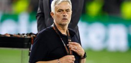 "Fənərbaxça" Mourinyonu istefaya göndərib