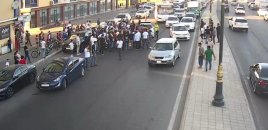 Bakıda avtomobil piyadanı vurub, yolda sıxlıq yaranıb