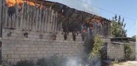 Ağcabədidə yanğın, heyvanlar tələf oldu, qadın xəsarət aldı