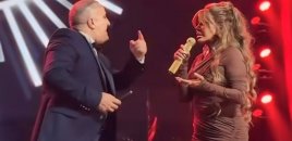 Aygün Kazımova ilə Eldəniz Məmmədovun səhnədə dialoqu gündəm oldu - VİDEO+AÇIQLAMA