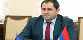 Ermənistan müdafiə naziri Çinə GETDİ