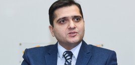 "Tramp Putinlə münasibətləri tamamilə korlamaq istəmir?" - Elxan Şahinoğlu