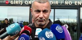 Qurban Qurbanov futbolçulara təşəkkür etdi