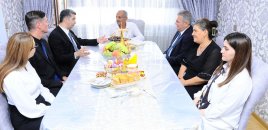 Naftalanda Vətən Müharibəsi Şəhidi Fərid Adıgözəlovun ailəsi ziyarət olunub - FOTOLAR