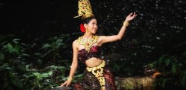 Tayland gözəlinin tacı geri alındı