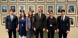Prezident ailəsinin Nyu-Yorkdan - Fotosu