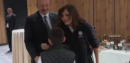 İlham Əliyev və xanımı Gəncədə şəhid övladları ilə görüşüblər - Video