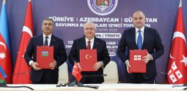 Türkiyə, Azərbaycan və Gürcüstanın müdafiə nazirləri üçtərəfli protokol imzalayıblar
