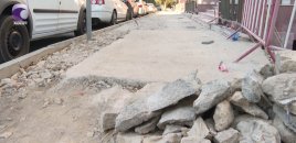 Tikinti şirkəti sakinlərin istifadə etdiyi səkini bərbad vəziyyətə saldı - VİDEO