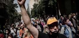 Yunanıstan parlamenti 13 saatlıq iş günü haqqında mübahisəli qanunu qəbul edib