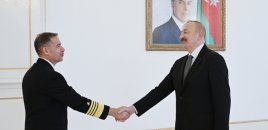 Prezident amerikalı rəsmini qəbul etdi - Fotolar