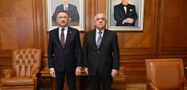 Əli Əsədov Fuat Oktayla görüşdü