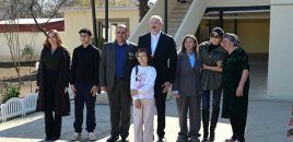 Prezident ailəsi ilə onlara qonaq getdi - Fotolar