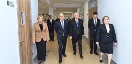 Nazir Sumqayıtda təhsil müəssisəsində olub